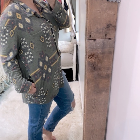Fantastic Fawn boho long sleeve top size Medium - Picture 7 of 10